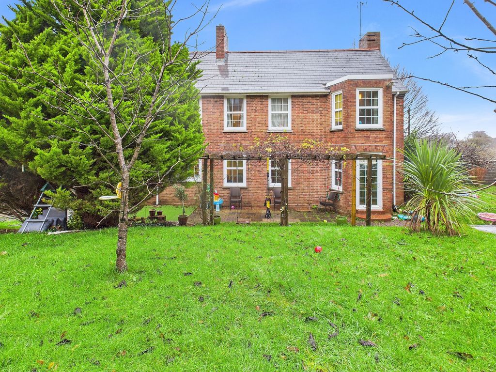 Property photo 2 of 21