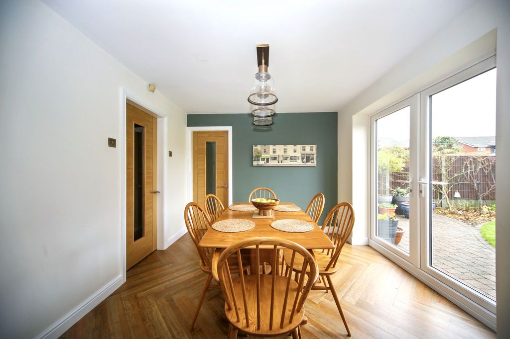 Property photo 3 of 24