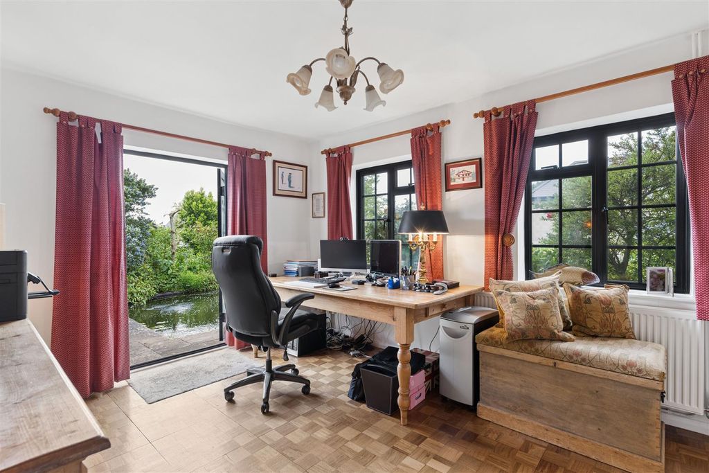Additional image 12 of 6 bed detached house for saleHigh Road, Soulbury, Buckinghamshire LU7