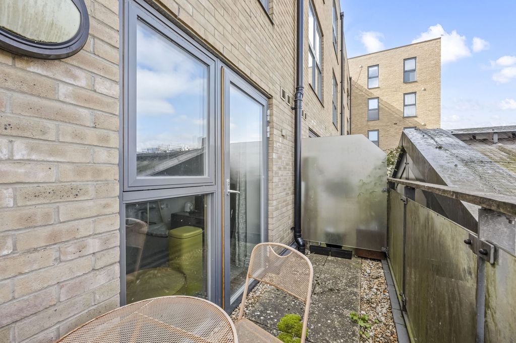 Property photo 2 of 24