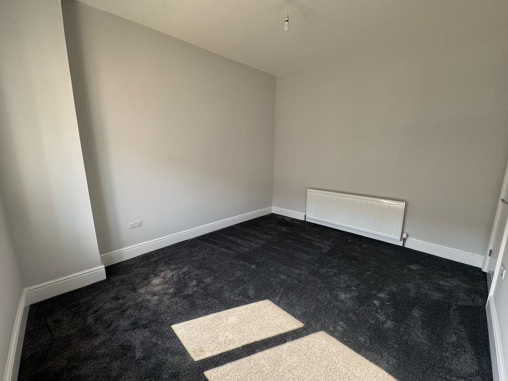 Property photo 2 of 11 Bedroom 4