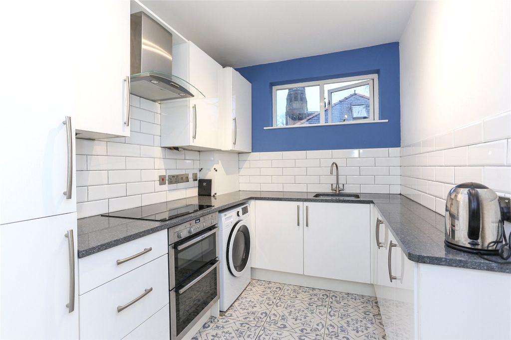 Property photo 3 of 12 Picture 3