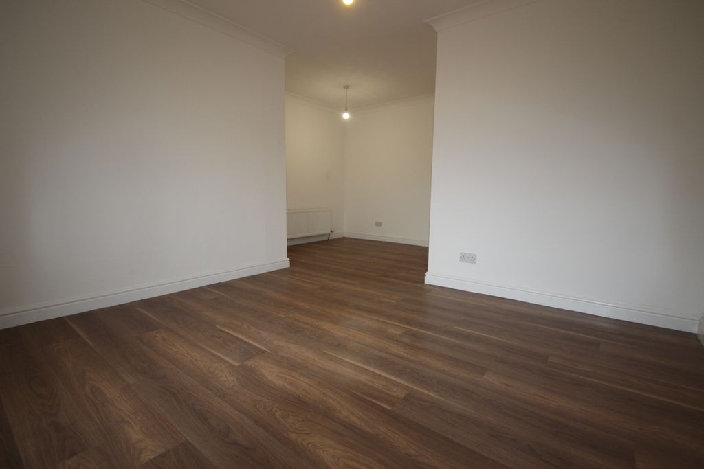 Property photo 2 of 7 Living Room