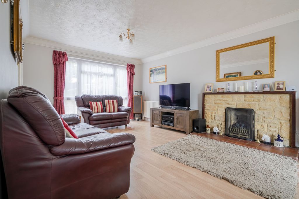 Property photo 2 of 9