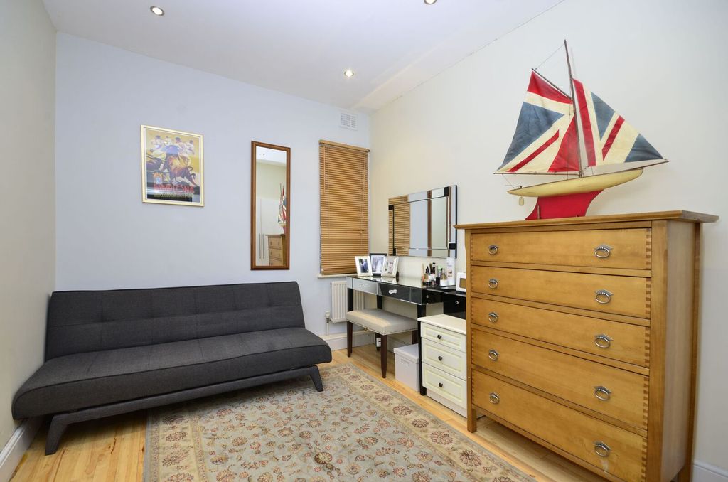 Property photo 3 of 11