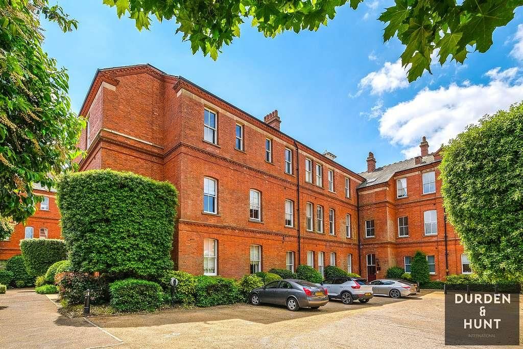 Property photo 1 of 19 Rosebury Square