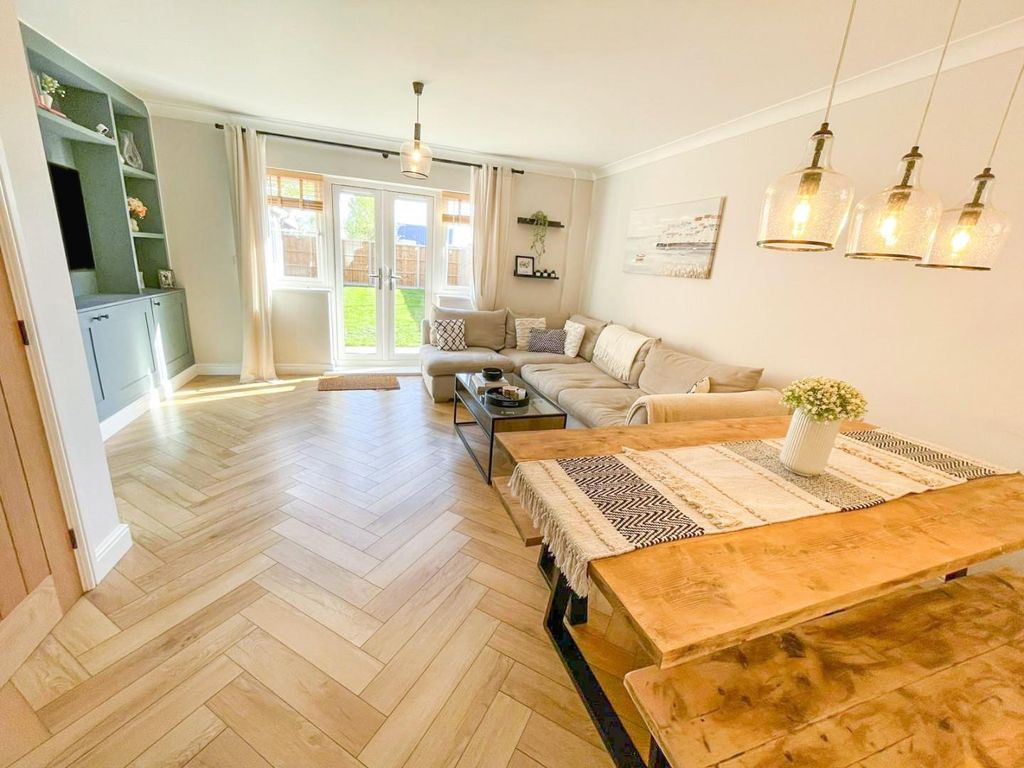 Property photo 3 of 23 Tlc_2c37307B-2d47-40A3-82Ea-73Cb4Aa0A745_A89Bc36.J