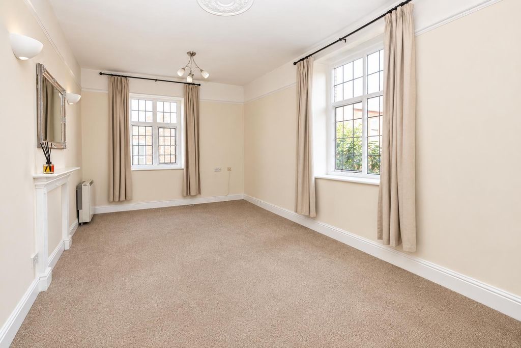 Property photo 3 of 8 7F75342d-8c40-46F7-8178-7A75Ad0B28Fe.Png