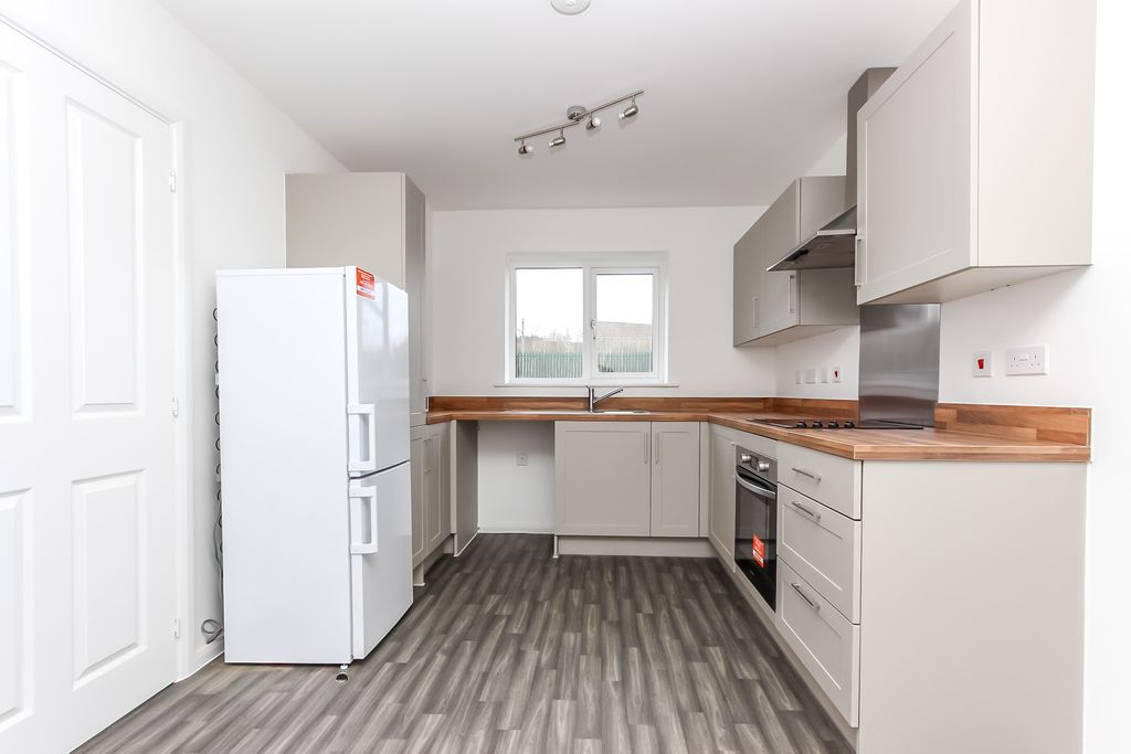 Property photo 3 of 14 Kitchen/Dining Room