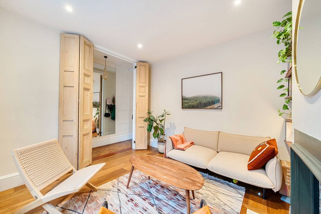 Property photo 3 of 22