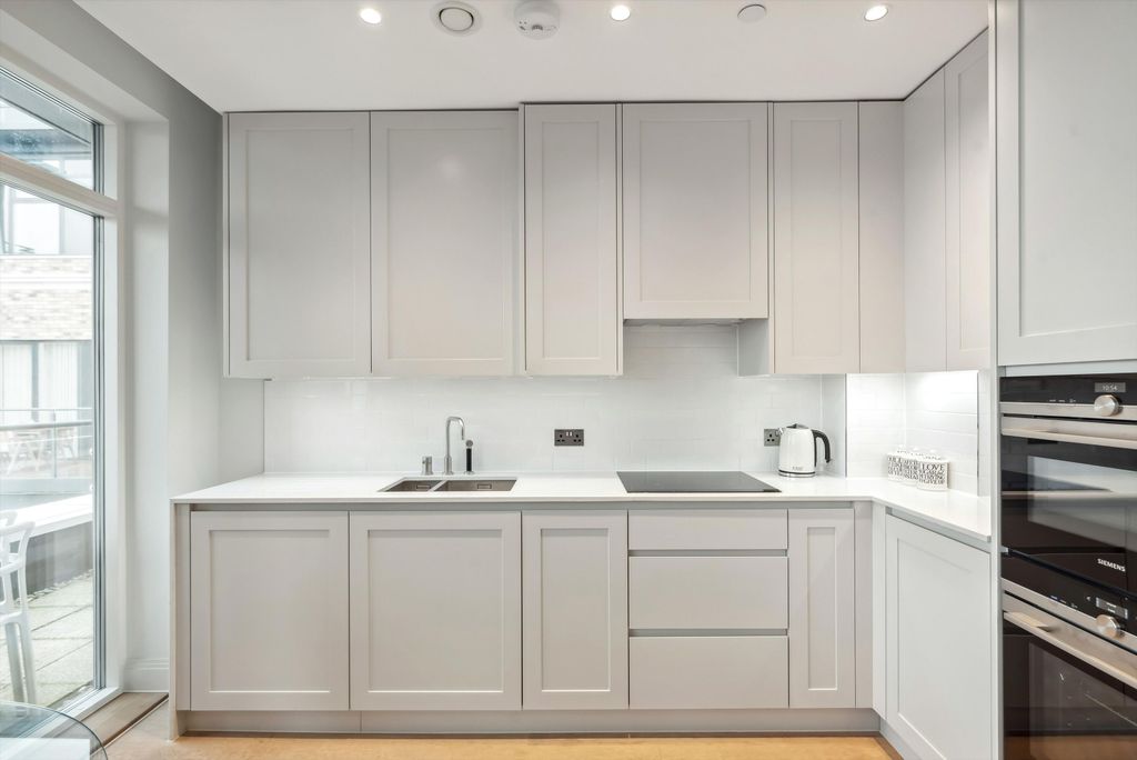 Property photo 3 of 17 Image