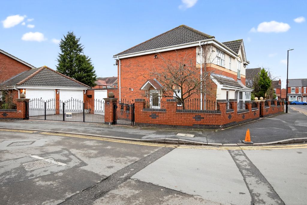 Property photo 2 of 20