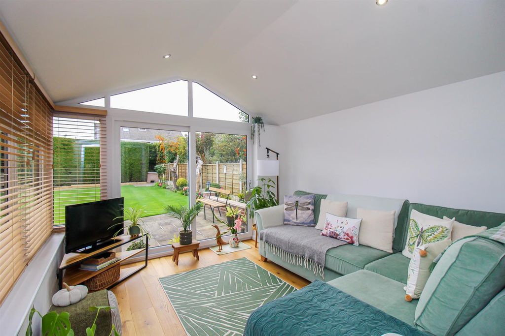 Property photo 2 of 18