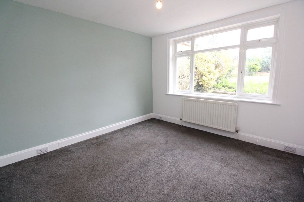 Property photo 3 of 12 Dining Room