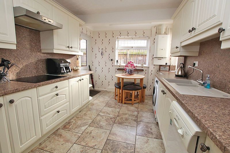 Property photo 3 of 14 Breakfast Kitchen