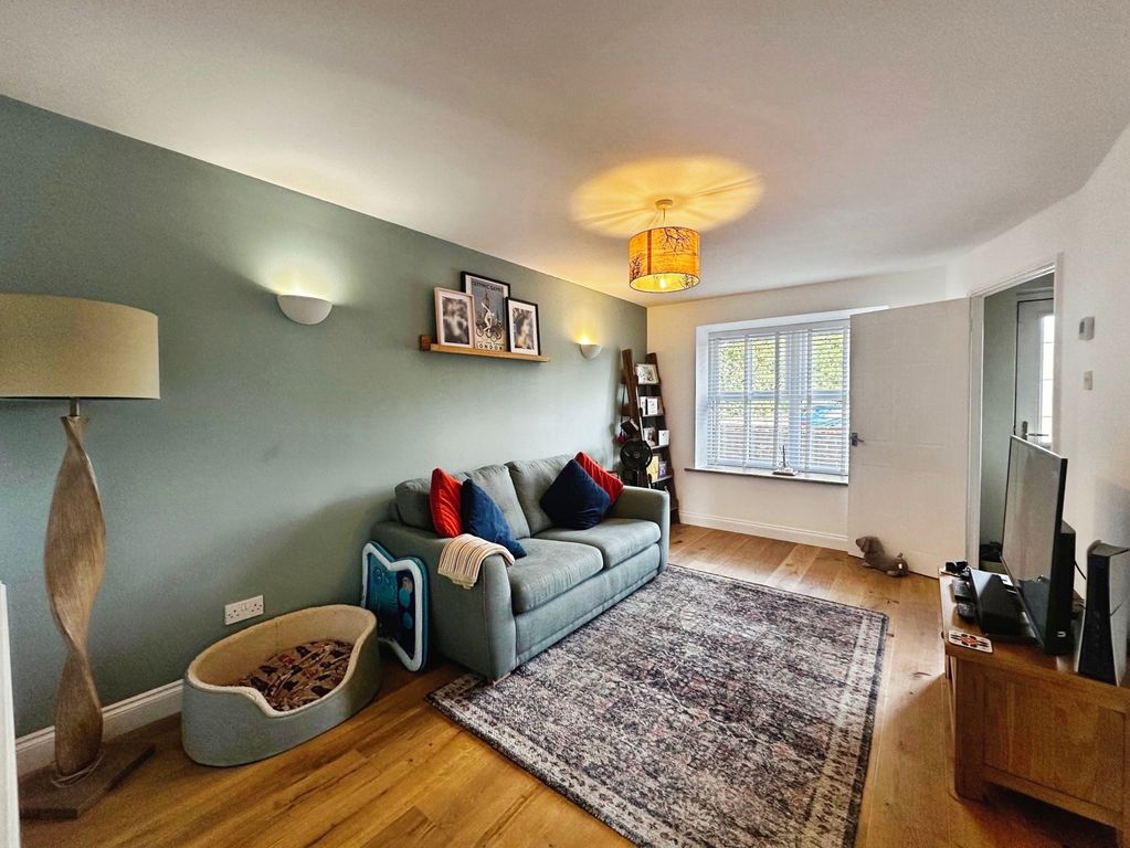 Property photo 2 of 10 Pbox-Img.Jpg