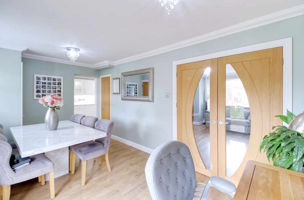 Additional image 8 of 3 bed semi-detached house for salePalmerston Road, Rainham RM13