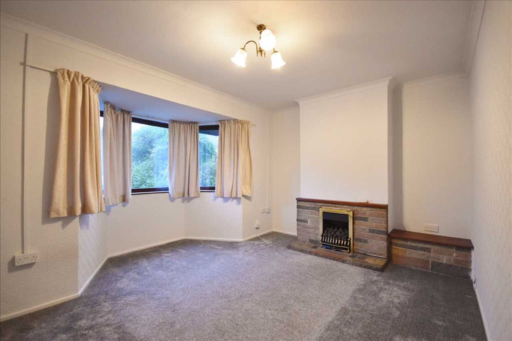 Property photo 3 of 13 Lounge