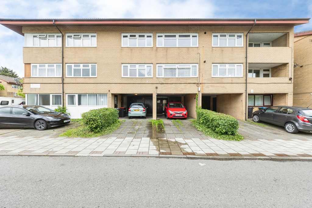 Property photo 1 of 6