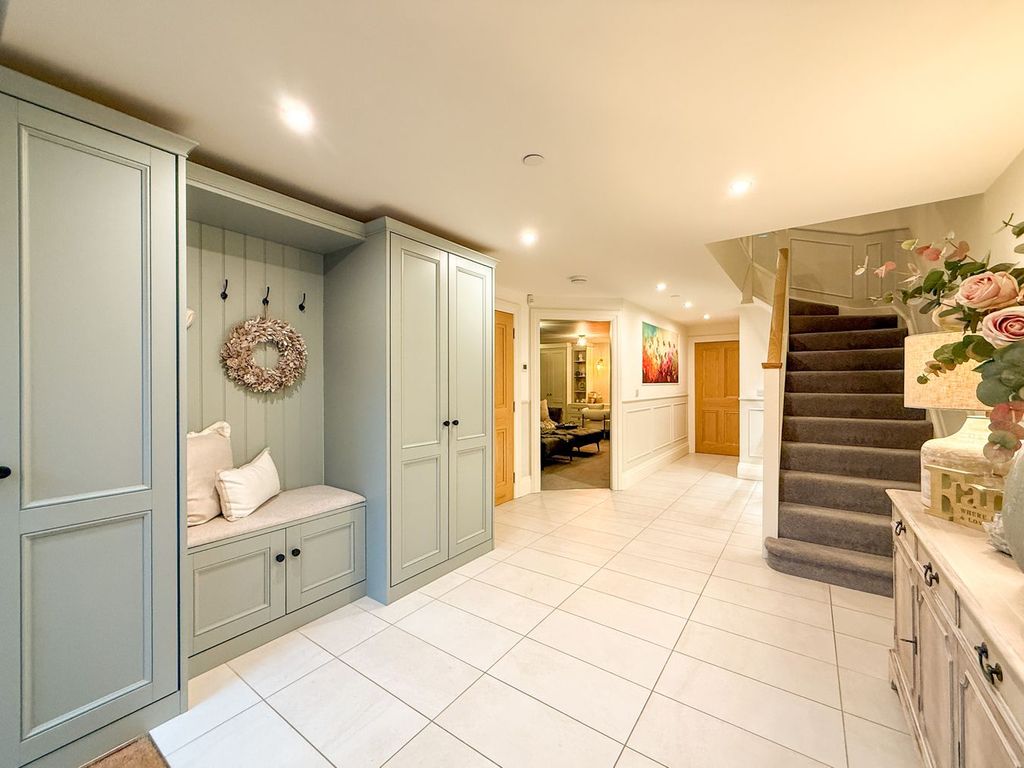 Property photo 2 of 41