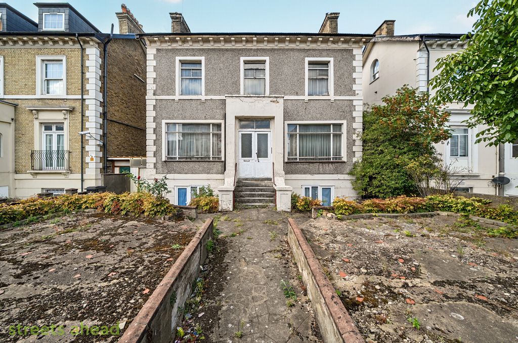 Property photo 1 of 20 48808Caa-c840-49c...