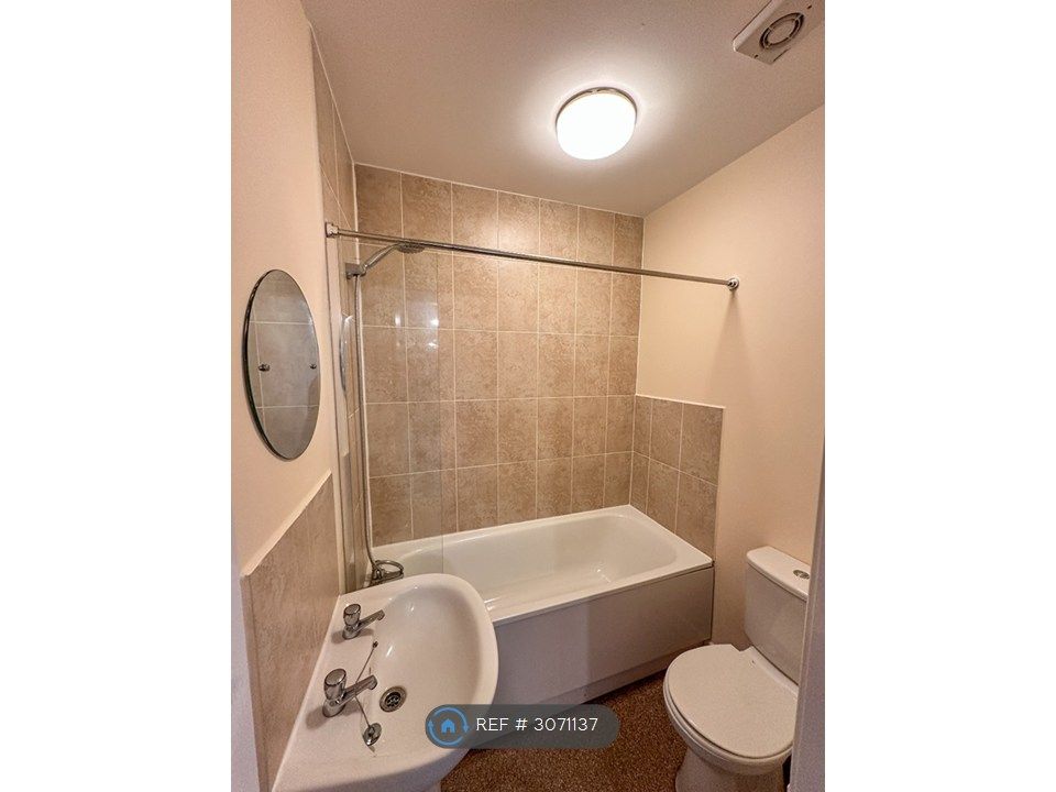 Property photo 3 of 4 Bathroom