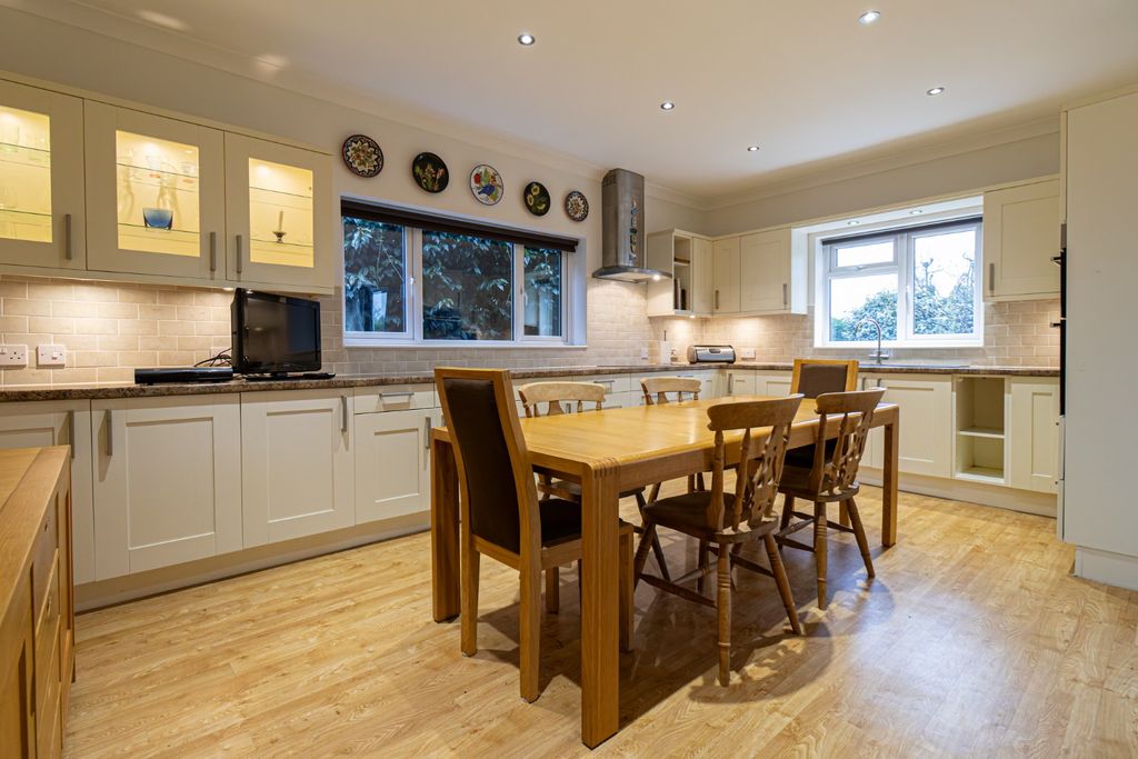 Property photo 3 of 30 39055611