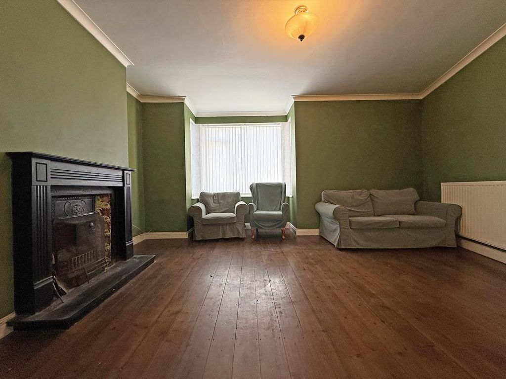 Property photo 2 of 14 St Georges Avenue 59 - Lounge Front.Jpg