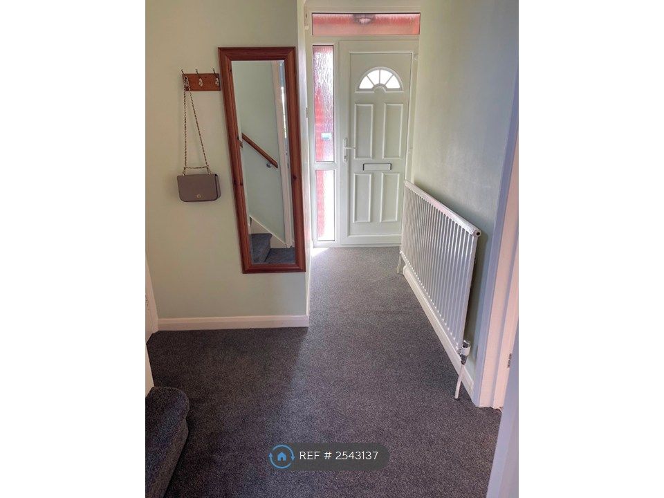 Property photo 2 of 23 Hallway