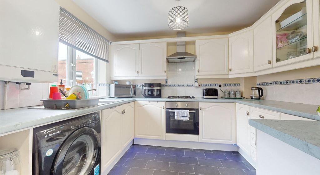 Property photo 3 of 20 4468647