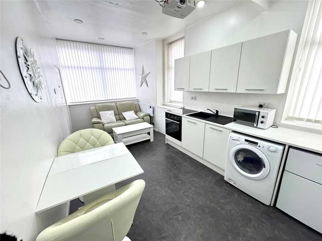 Property photo 3 of 6 Picture No. 06