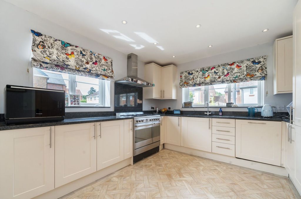 Additional image 4 of 3 bed detached house for saleSherwood Close, Liss GU33