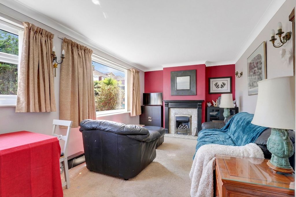 Property photo 3 of 19