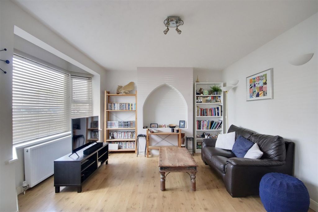 Property photo 3 of 18 Img_1682-Img_1686.Jpg