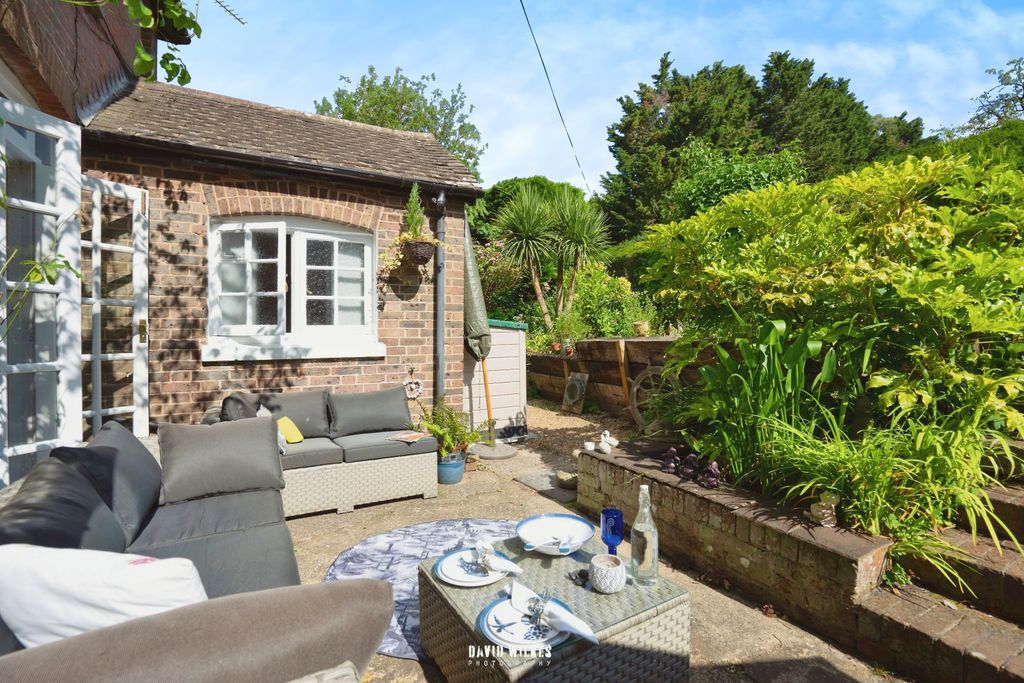 Property photo 1 of 17 Photography