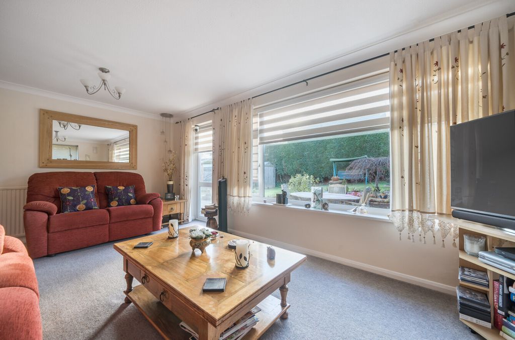 Property photo 3 of 23 1381173-23-691Af9...