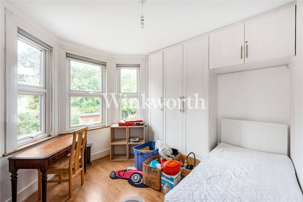 Property photo 3 of 8 Picture No. 06