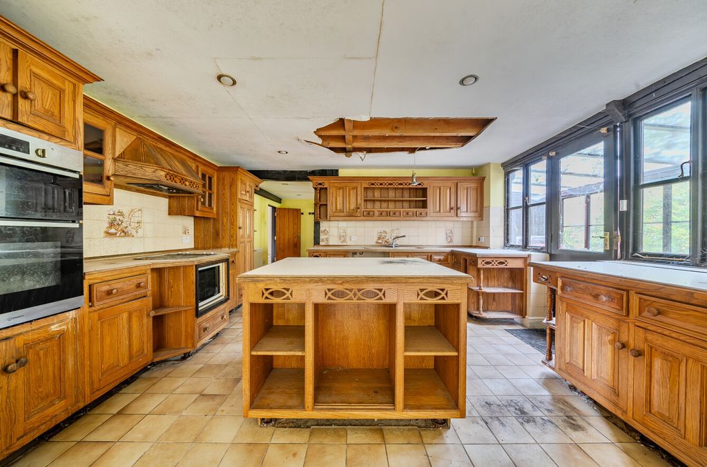 Property photo 3 of 17 1341607-8-69039Da...