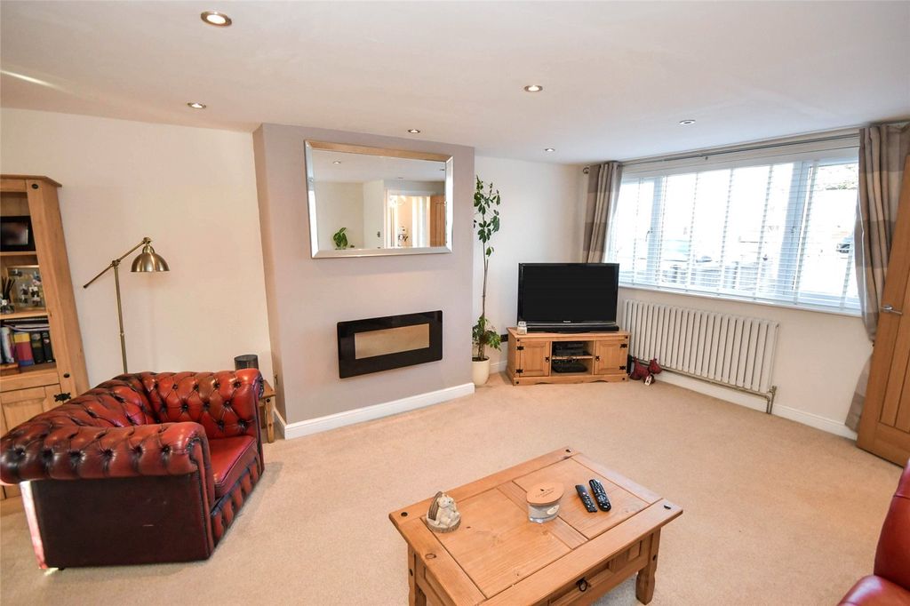 Property photo 3 of 13 Picture No. 14