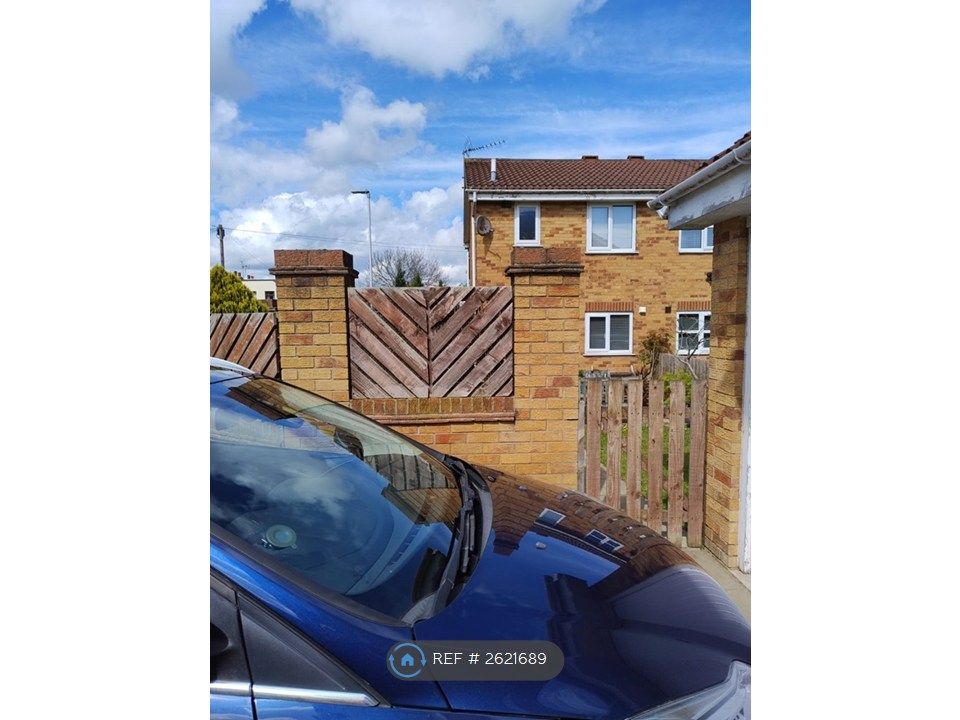 Property photo 2 of 35