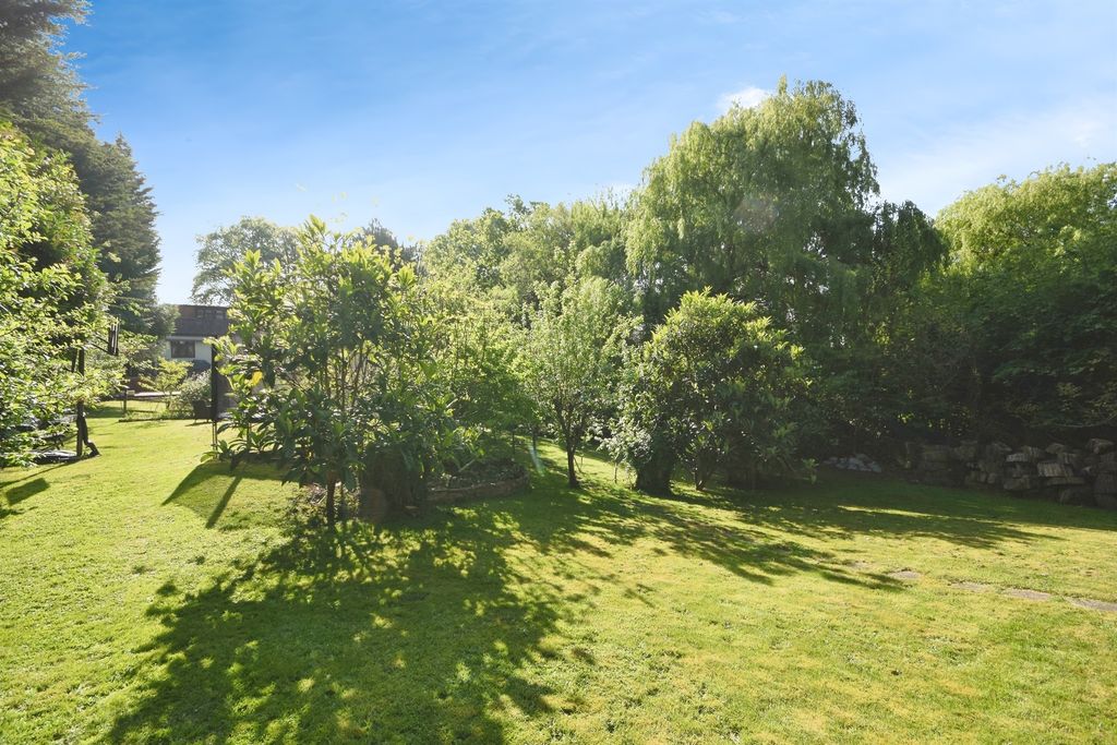 Property photo 2 of 19
