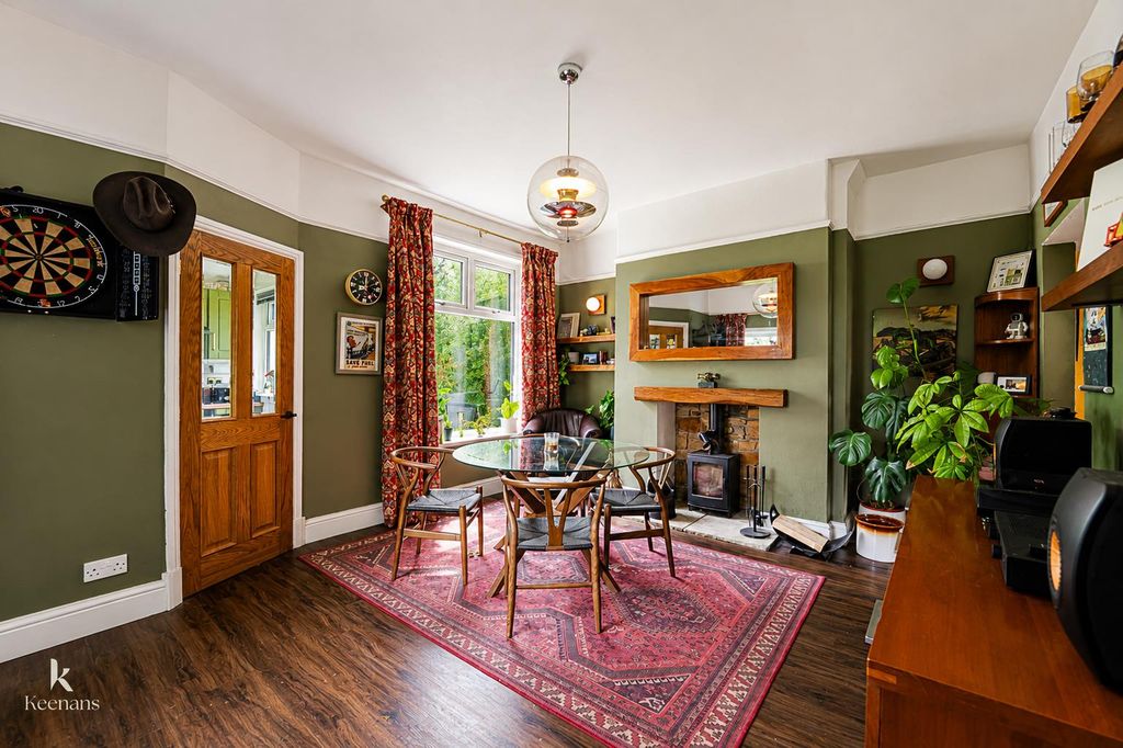 Property photo 2 of 31