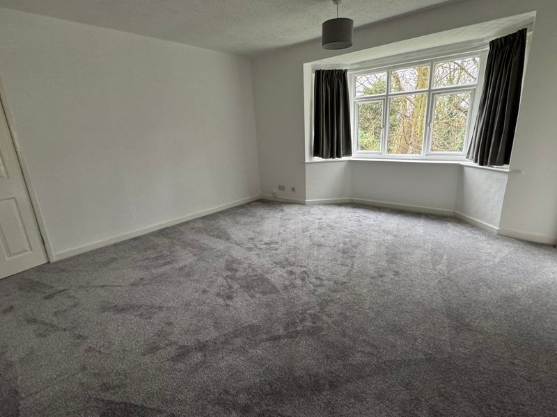 Property photo 3 of 14 Lounge