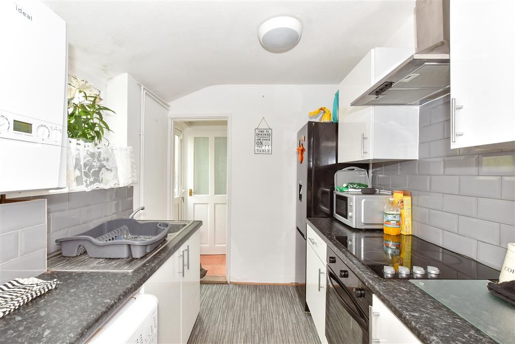 Property photo 2 of 8 Kitchen