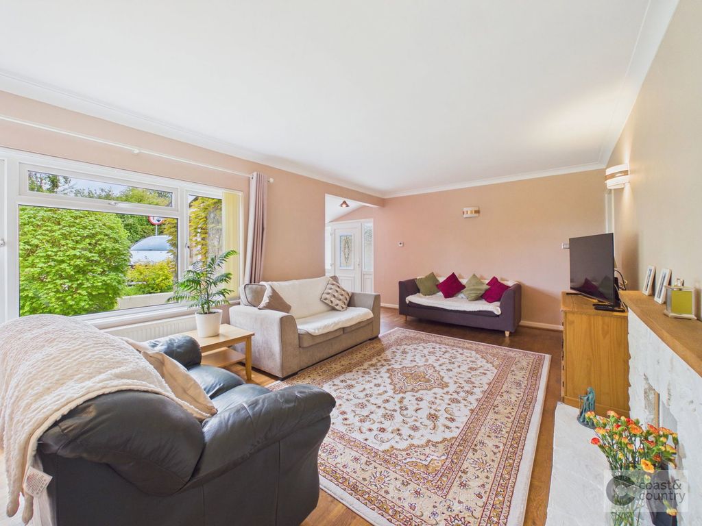 Property photo 2 of 32