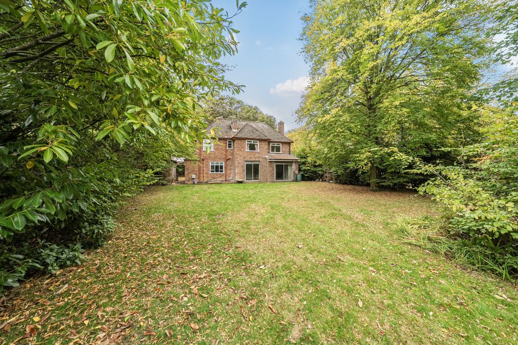 Property photo 2 of 8