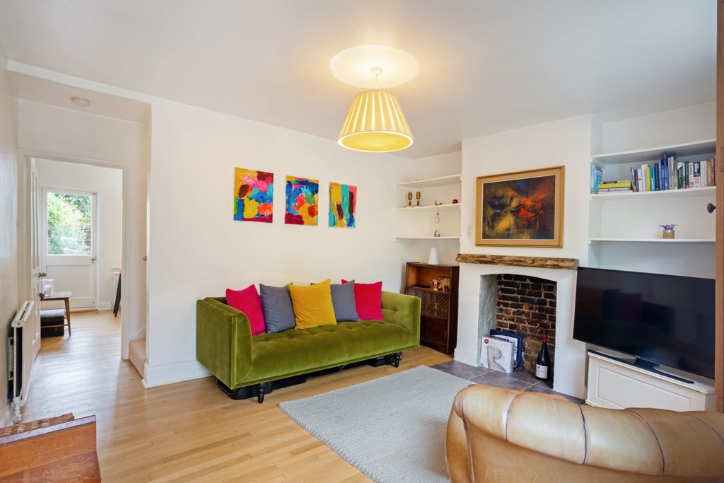 Property photo 2 of 11 1