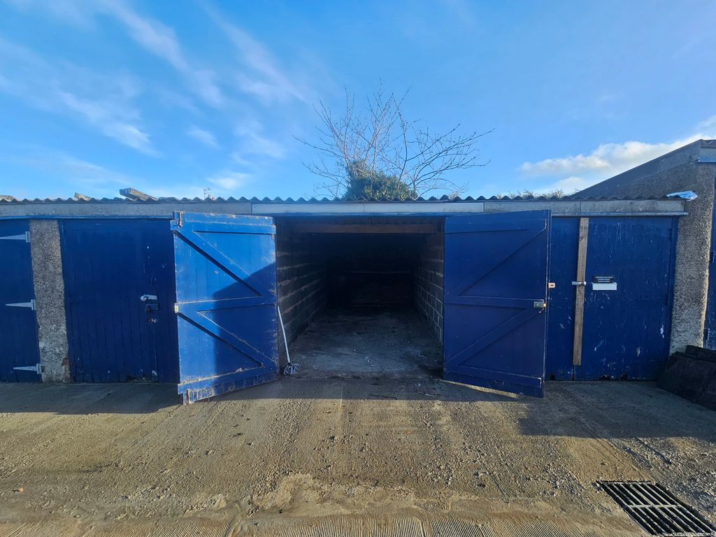 Property photo 2 of 5