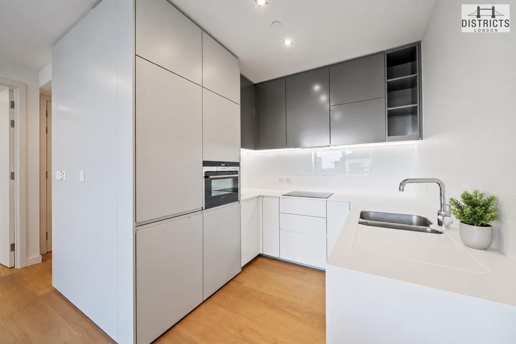 Property photo 2 of 17 Kitchen.Png