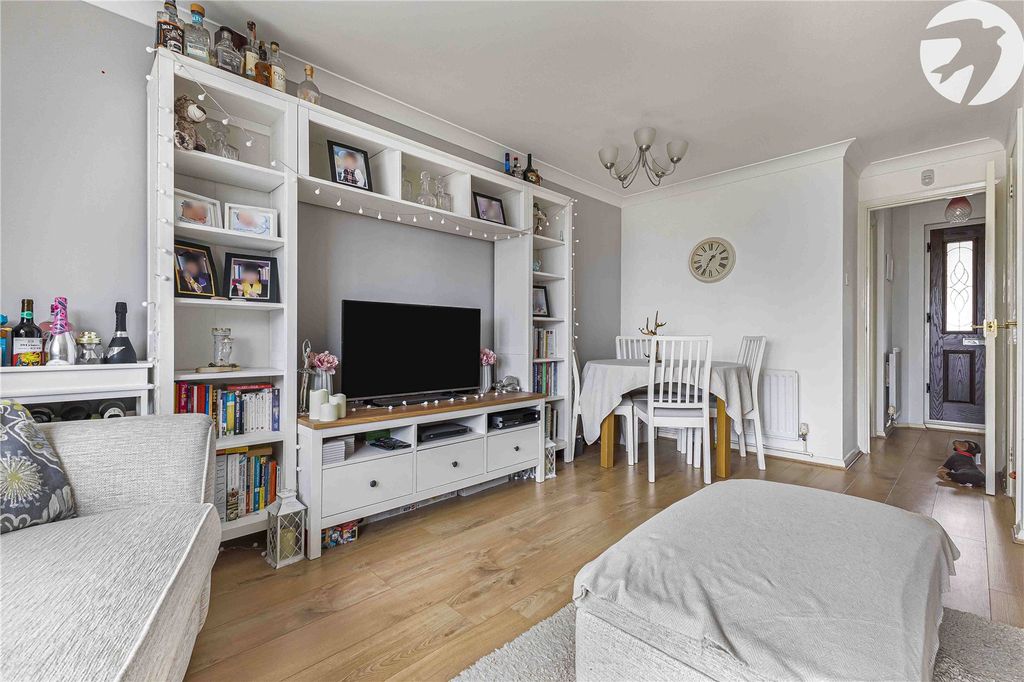 Property photo 3 of 36 Living Room